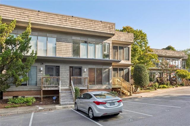 2810 Wiigwaas LN, Virginia Beach, VA 23451