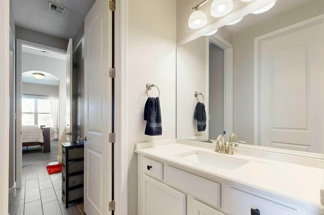 5453 PIKES PEAK Loop NE, Rio Rancho, NM 87144