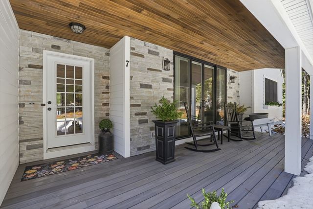 7 Crane Landing Rd, Wareham, MA 02571