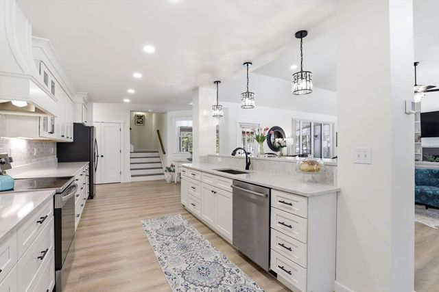 7 Crane Landing Rd, Wareham, MA 02571