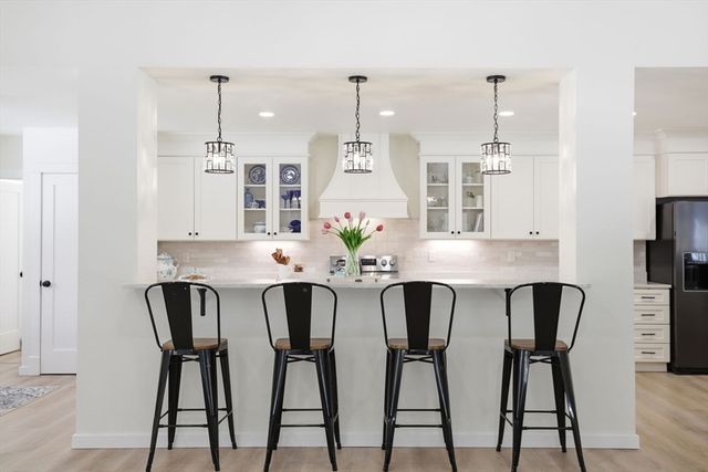 7 Crane Landing Rd, Wareham, MA 02571