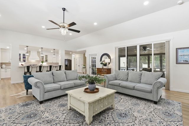 7 Crane Landing Rd, Wareham, MA 02571