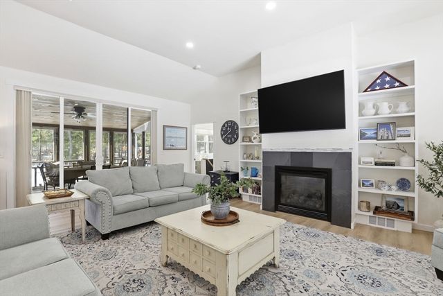 7 Crane Landing Rd, Wareham, MA 02571