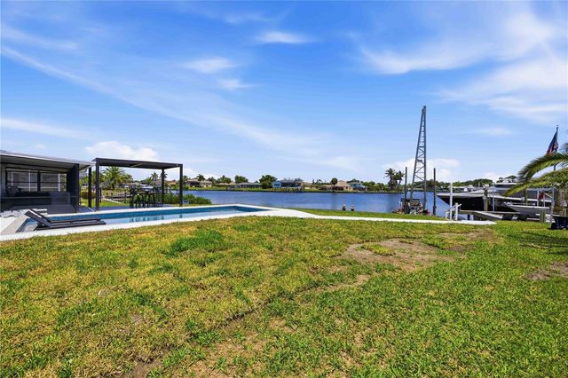 1933 FAIRVIEW DRIVE, Englewood, FL 34223