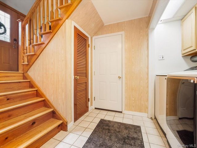 1 S Park Lane, Nanuet, NY 10954