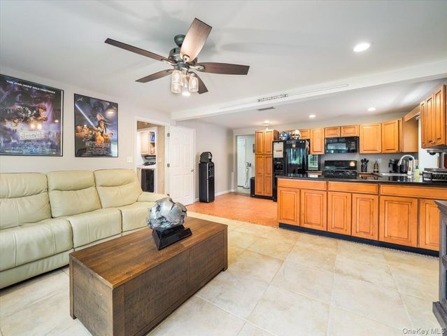 1 S Park Lane, Nanuet, NY 10954
