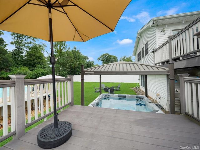 1 S Park Lane, Nanuet, NY 10954