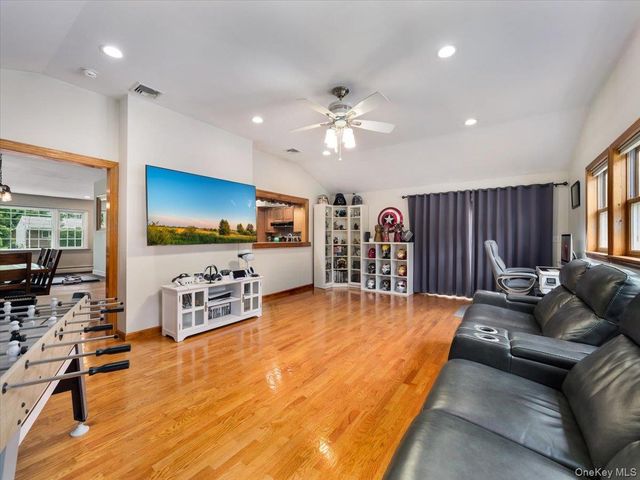 1 S Park Lane, Nanuet, NY 10954