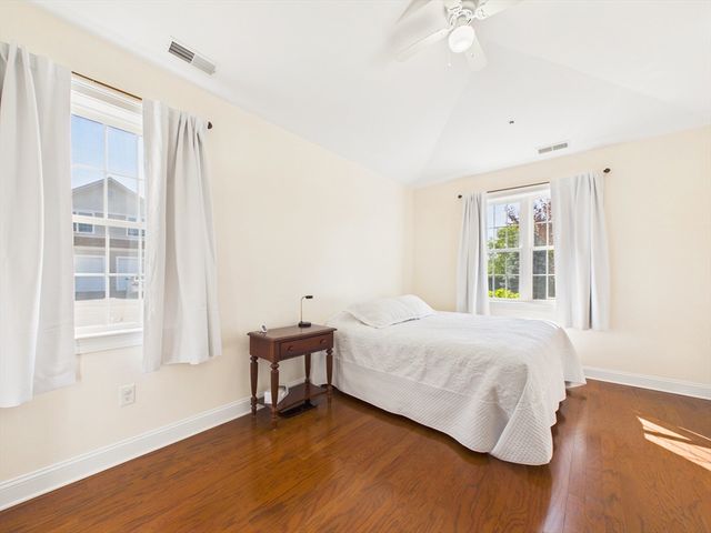 70 Endicott 106, Norwood, MA 02062