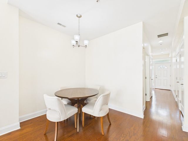 70 Endicott 106, Norwood, MA 02062