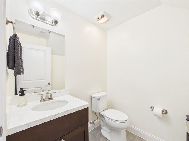 70 Endicott 106, Norwood, MA 02062