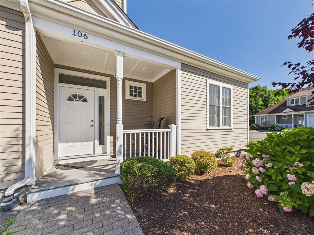 70 Endicott 106, Norwood, MA 02062