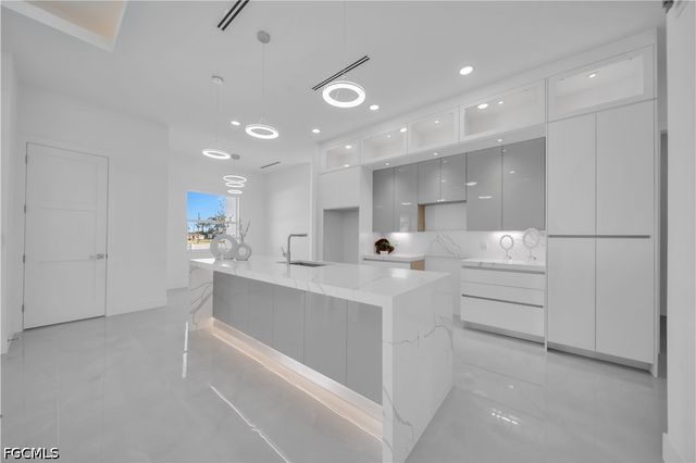 4100 15th ST SW, Lehigh Acres, FL 33976