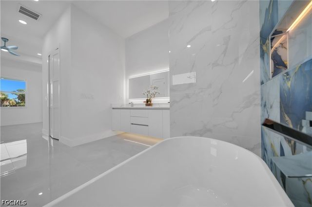 4100 15th ST SW, Lehigh Acres, FL 33976