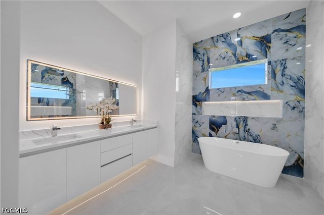 4100 15th ST SW, Lehigh Acres, FL 33976