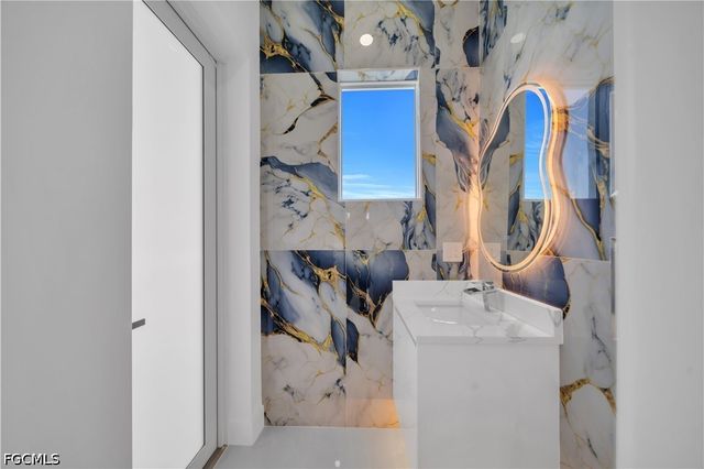 4100 15th ST SW, Lehigh Acres, FL 33976