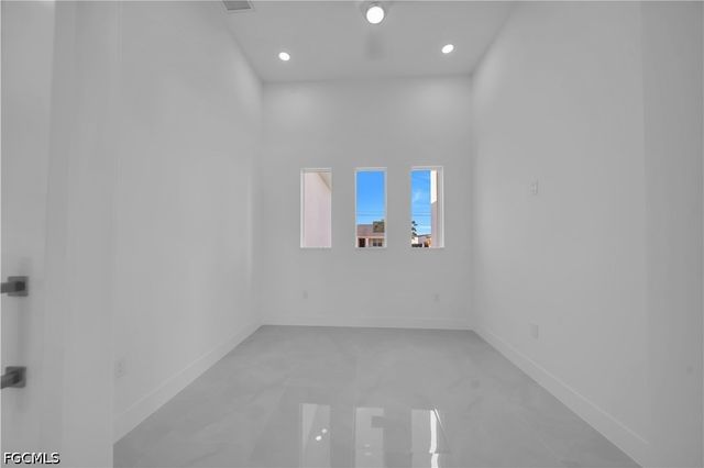 4100 15th ST SW, Lehigh Acres, FL 33976