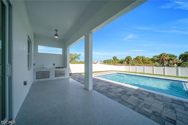 4100 15th ST SW, Lehigh Acres, FL 33976