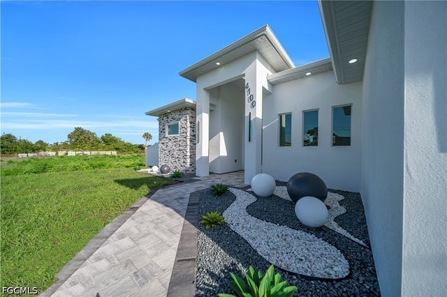 4100 15th ST SW, Lehigh Acres, FL 33976