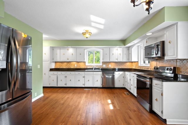 817 Fox Chase Lane, Hixson, TN 37343