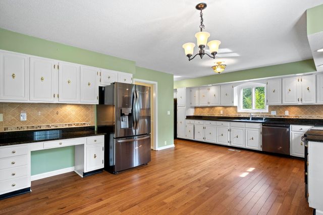 817 Fox Chase Lane, Hixson, TN 37343