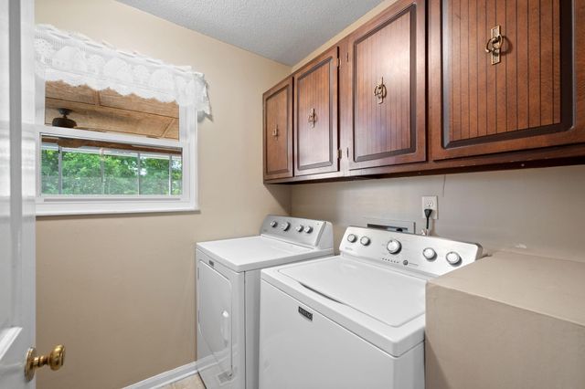 817 Fox Chase Lane, Hixson, TN 37343