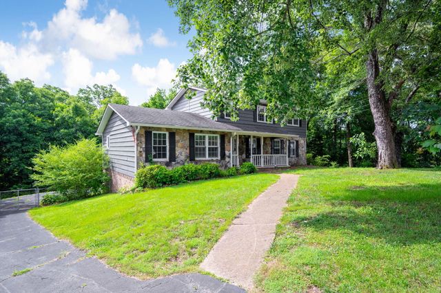 817 Fox Chase Lane, Hixson, TN 37343