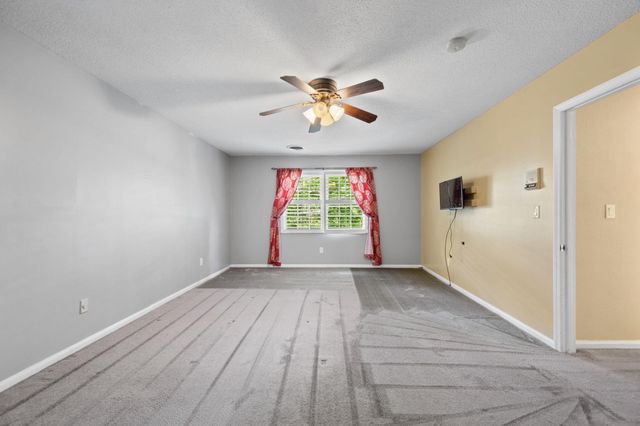817 Fox Chase Lane, Hixson, TN 37343