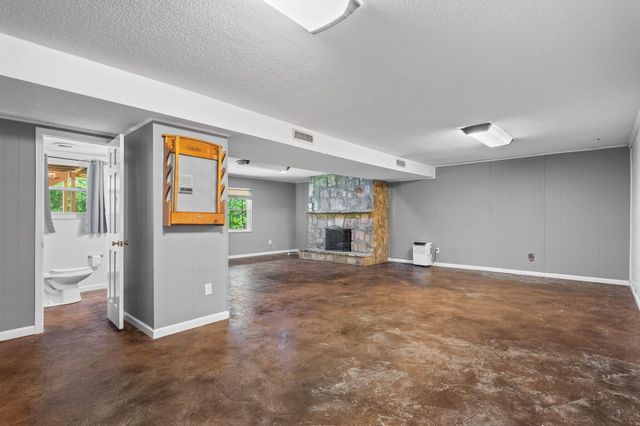817 Fox Chase Lane, Hixson, TN 37343