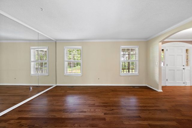 817 Fox Chase Lane, Hixson, TN 37343