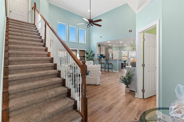 7027 Sunrise Drive, Hitchcock, TX 77563