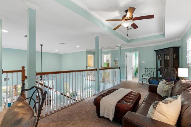 7027 Sunrise Drive, Hitchcock, TX 77563