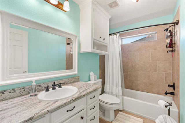 7027 Sunrise Drive, Hitchcock, TX 77563