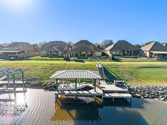 7027 Sunrise Drive, Hitchcock, TX 77563