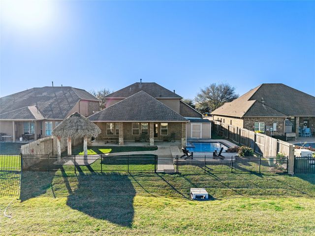 7027 Sunrise Drive, Hitchcock, TX 77563