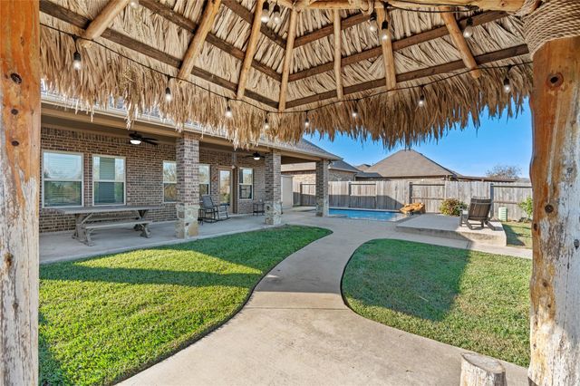 7027 Sunrise Drive, Hitchcock, TX 77563