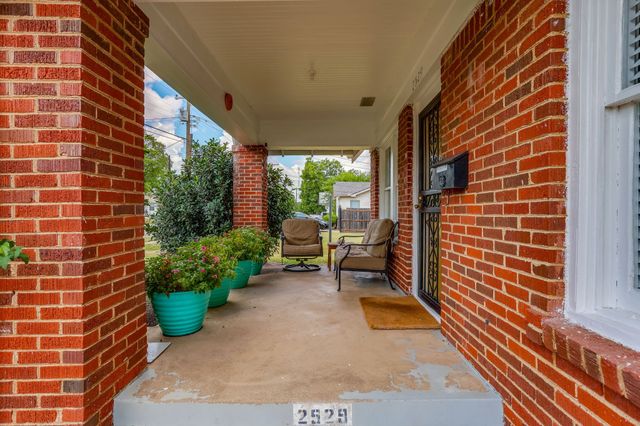 2529 Chicago Avenue, Fort Worth, TX 76103