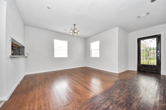 7504 Elm Street, Houston, TX 77023