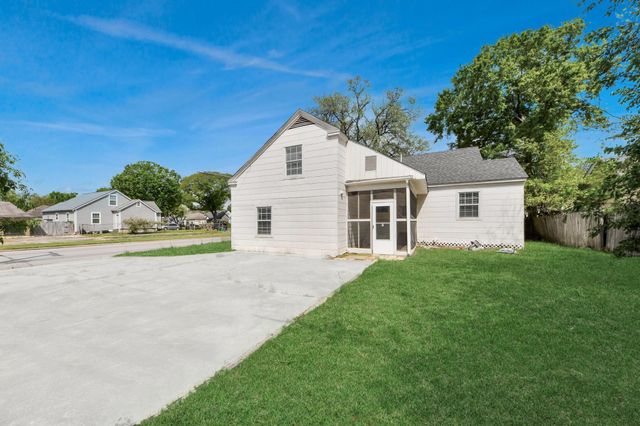 7504 Elm Street, Houston, TX 77023