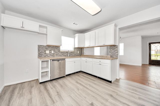 7504 Elm Street, Houston, TX 77023