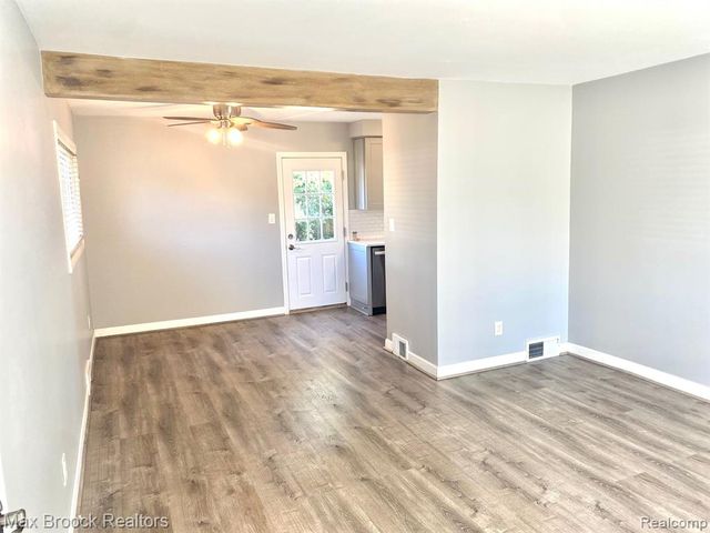 251-253 E 14 Mile Road, Birmingham, MI 48009