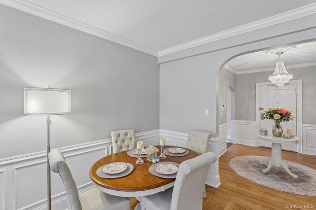 22 Hamilton Place I3, Garden City, NY 11530