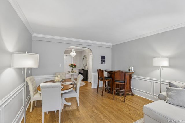 22 Hamilton Place I3, Garden City, NY 11530
