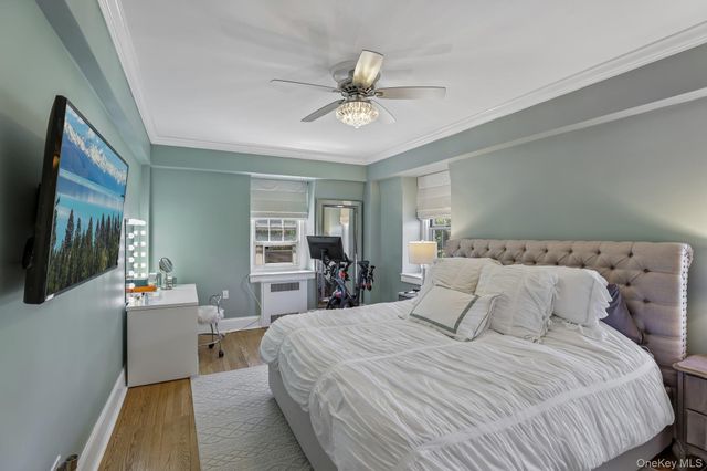 22 Hamilton Place I3, Garden City, NY 11530