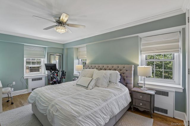 22 Hamilton Place I3, Garden City, NY 11530