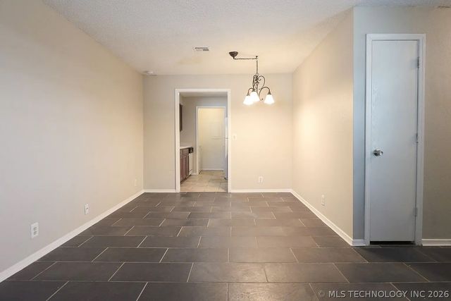 2421 E 87th Street 2U261, Tulsa, OK 74137