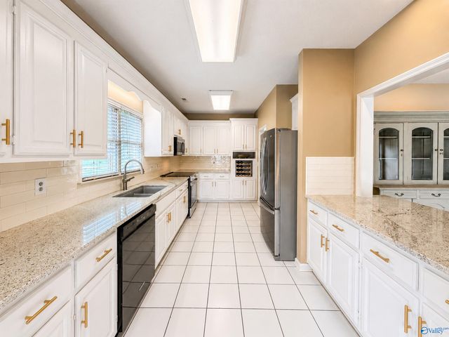 1509 Southampton Court, Decatur, AL 35601