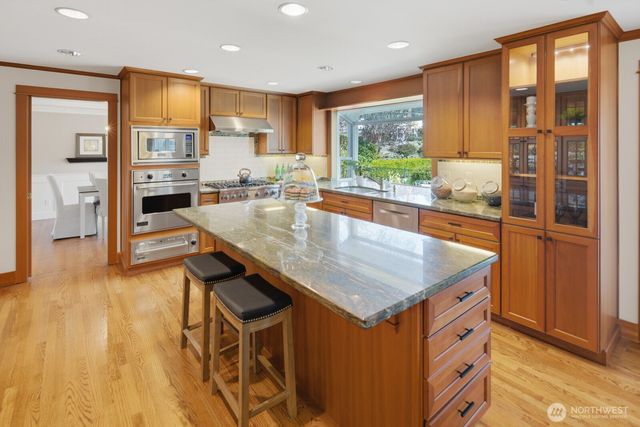 7830 80th Place SE, Mercer Island, WA 98040