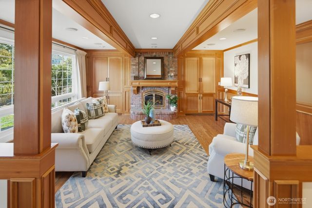 7830 80th Place SE, Mercer Island, WA 98040