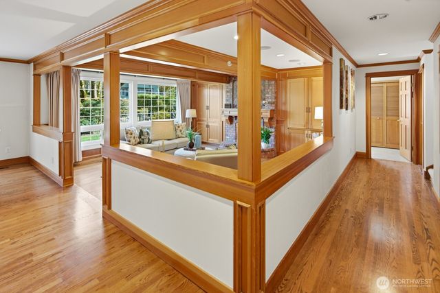 7830 80th Place SE, Mercer Island, WA 98040